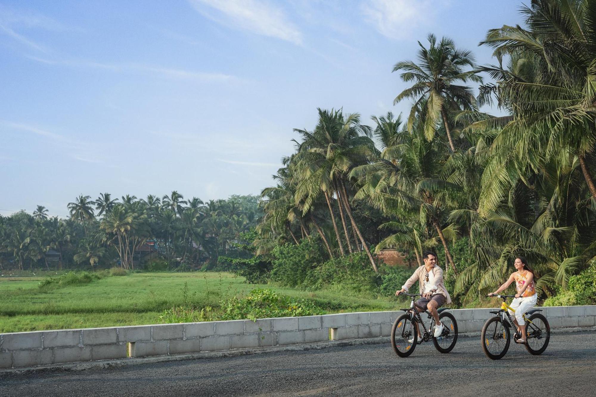 Hotel Courtyard By Marriott Goa Colva Extérieur photo